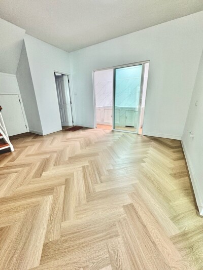 เดอะ คัลเลอร์ส พรีเมียม บางนา กม.8 / ซ.มหาชัย หลังมุม 27ตรว. 4 นอน