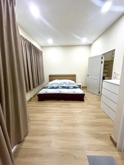 อัปเดตล่าสุด 26/2/2568 :  โกลเด้น นีโอ สุขุมวิท - ลาซาล / 4 ห้องนอน 3 ห้องน้ำ-15