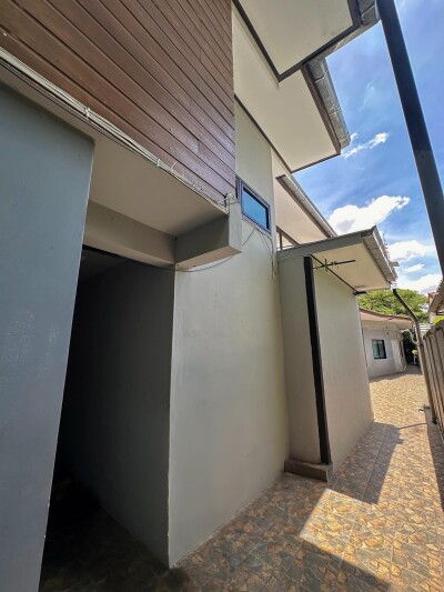 ขายที่ดินพร้อมห้องพักใกล้อนุสาวรีย์ ราคา 17.5 ล้าน