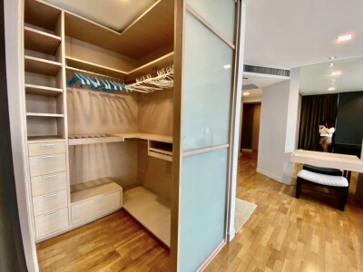 อัปเดตล่าสุด 25/3/68 : เออร์บาน่า สาทร / 139.40 ตรม. ชั้น 21-14