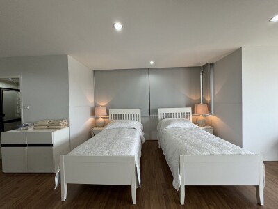 ริเวอไรน์ เพลส คอนโดมิเนียม /  218.43 ตารางเมตร ชั้น 12 *