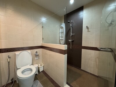 ริเวอไรน์ เพลส คอนโดมิเนียม /  218.43 ตารางเมตร ชั้น 12 *