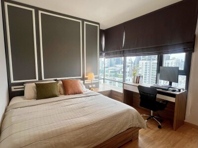 ริทึ่ม สุขุมวิท 42 /  ห้องกว้าง 77.93 sq.m. ชั้น 27-5