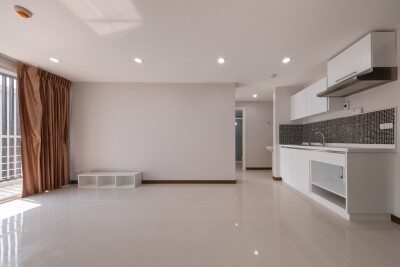 อัปเดตล่าสุด 21/02/68 :  อิลีเม้นท์ ศรีนครินทร์ / 52.75  ตรม. ชั้น 6 ตึก C-4