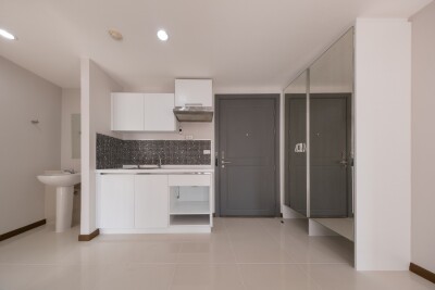 อัปเดตล่าสุด 21/02/68 :  อิลีเม้นท์ ศรีนครินทร์ / 52.75  ตรม. ชั้น 6 ตึก C-11