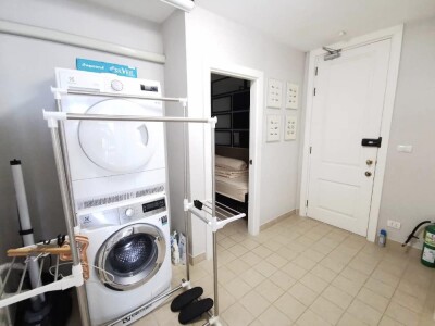 อัปเดตล่าสุด 11/02/68 : แอทธินี เรสซิเด้นซ์ / 140 ตารางเมตร ชั้น: 37-7