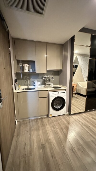 วิสซ์ดอม เอสเซ้นส์ / 45 ตารางเมตร ชั้นที่ : 28