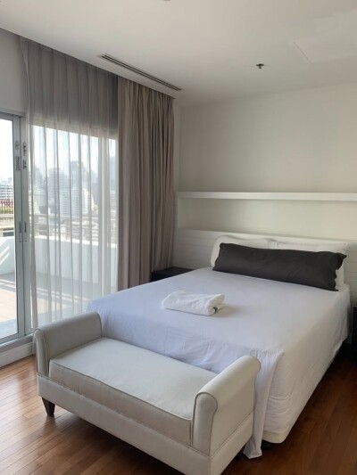 รอยัล เรสสิเดนซ์ พาร์ค / 385 ตรม. *-17