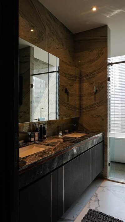 ลาวิค สุขุมวิท 57 / 114.66 ตรม ชั้น 17 ห้องมุม