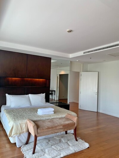 รอยัล เรสสิเดนซ์ พาร์ค / 385 ตรม. *-14