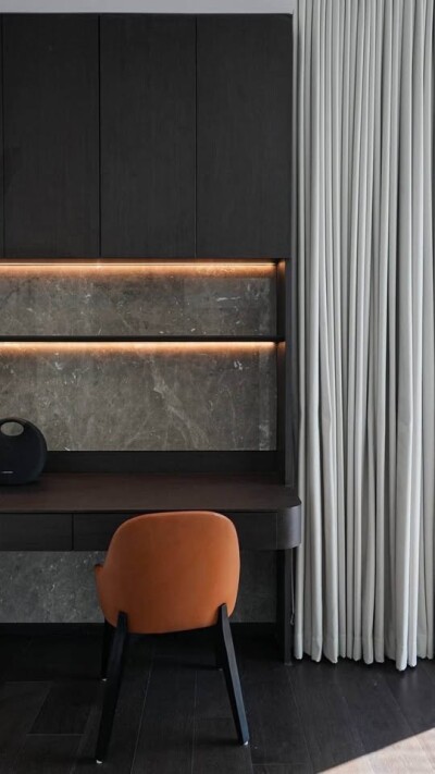 ลาวิค สุขุมวิท 57 / 114.66 ตรม ชั้น 17 ห้องมุม