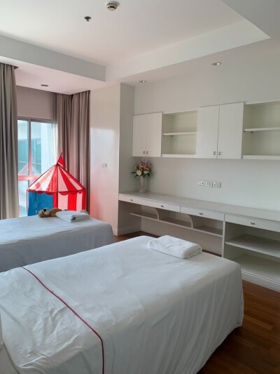 รอยัล เรสสิเดนซ์ พาร์ค / 385 ตรม. *-20