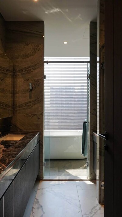 ลาวิค สุขุมวิท 57 / 114.66 ตรม ชั้น 17 ห้องมุม