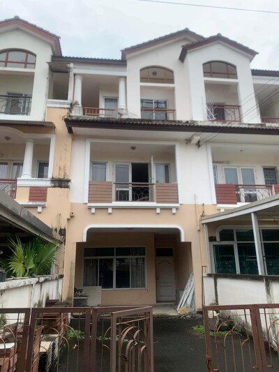 เดอะ บัลโคนี่ โฮม อุดมสุข /   ขนาดใหญ่ กว้าง 5 เมตร หลัง ที่ 3 หน้าโครงการ 29.6 ตร.ว.