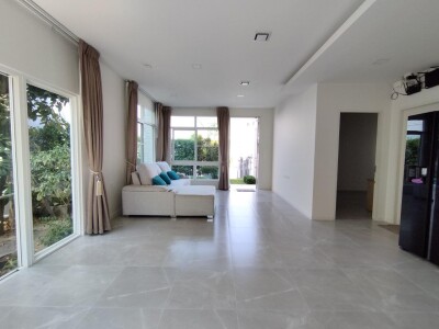 โครงการ มัณฑนาบางนา-วงแหวน / พื้นที่ใช้สอย 158 ตารางเมตร   • 3 ห้องนอน  • 3 ห้องน้ำ-3