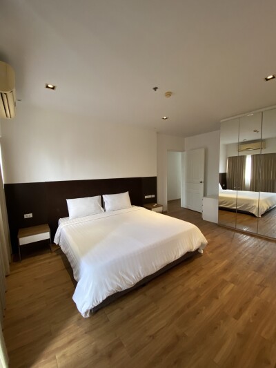 นันทิรุจ ทาวเวอร์ / 120 ตรม. ชั้น: 15th *