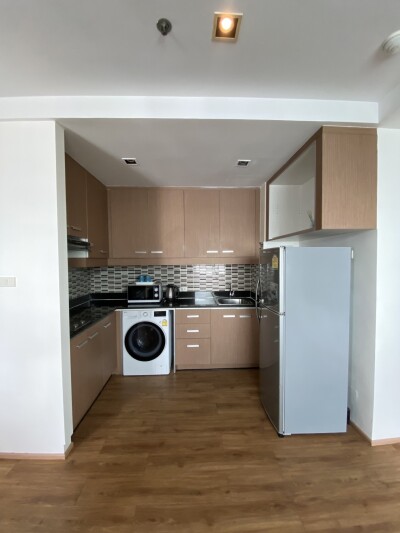 นันทิรุจ ทาวเวอร์ / 120 ตรม. ชั้น: 15th *