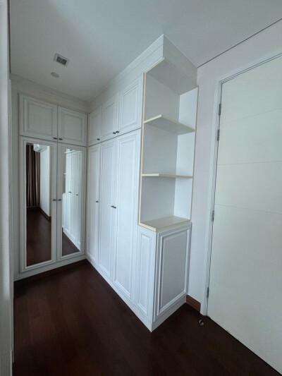 ไอวี่ ทองหล่อ / IVY THONGLOR