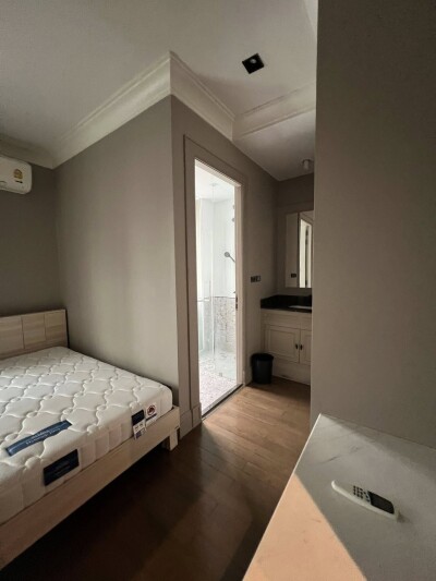 บ้านกลางเมือง แกรนด์ เดอ ปารีส รัชดา / 3 ชั้น 2 หลัง ภายในทุบต่อเติมติดกันเป็นหลังเดียวกัน  4 ห้องนอน-9