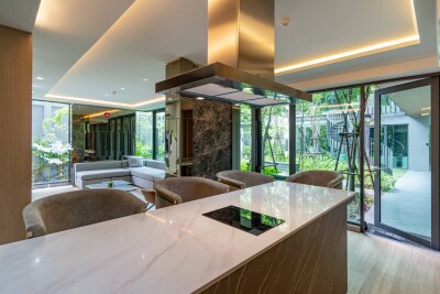 อัปเดตล่าสุด 9/4/2568 : ลอยด์ ศูนย์วิจัย - ทองหล่อ / ห้อง 2นอน2น้ำ พท.54ตร.ม. ชั้น7-15