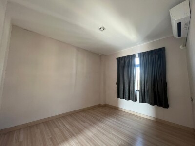 "หมู่บ้าน up town สาธุประดิษฐ์ "ใจกลางเมือง 4ชั้น 3ห้องนอน 4ห้องน้ำ-5