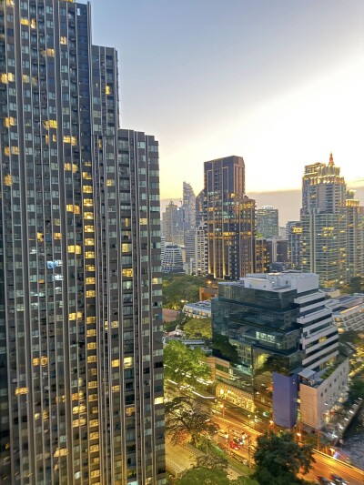 วิทยุ คอมเพล็กซ์ /  120 ตรม. ชั้น 22 ตึก C 1