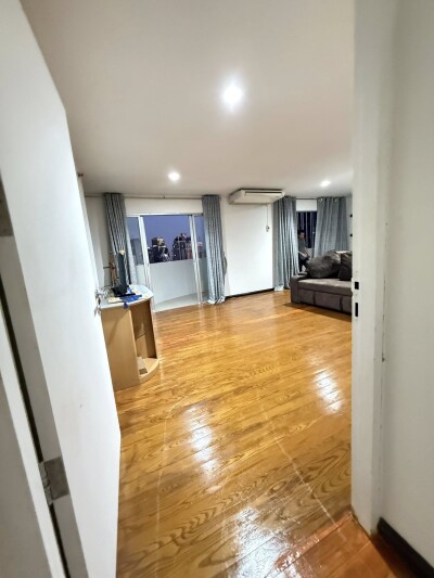 วิทยุ คอมเพล็กซ์ /  120 ตรม. ชั้น 22 ตึก C 1