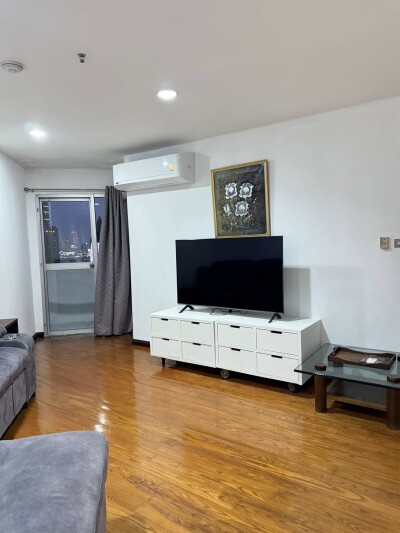 วิทยุ คอมเพล็กซ์ /  120 ตรม. ชั้น 22 ตึก C 1