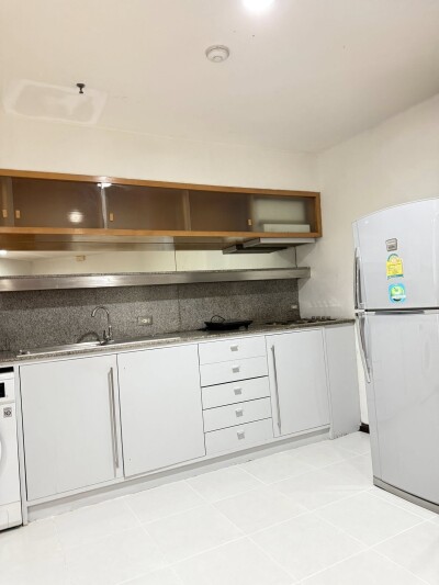 วิทยุ คอมเพล็กซ์ /  120 ตรม. ชั้น 22 ตึก C 1