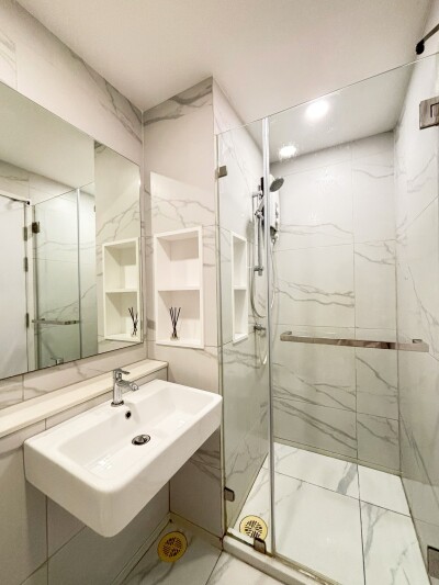 เซียล่า ศรีปทุม / • ขนาด 26.5 ตร.ม. • 1 ห้องนอน / 1 ห้องน้ำ