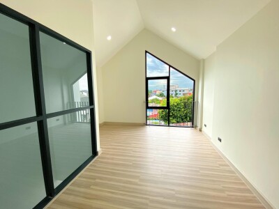 SPACE Home Office ทำเลดี ไม่ไกลจากรถไฟฟ้า • โครงการตั้งอยู่ใน ถนนสุขุมวิท 101/1-8