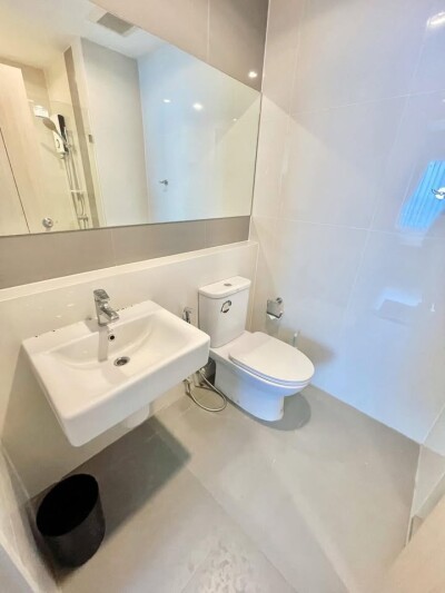 แอมเบอร์ บาย อีสเทิร์น สตาร์ / 1 ห้องนอน 35 ตรม. คอนโดติดรถไฟฟ้า MRT-8