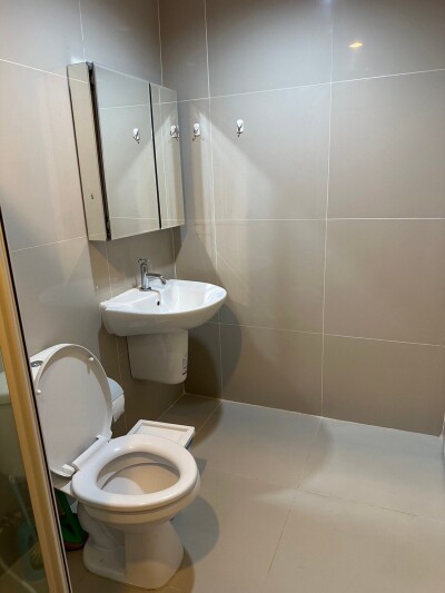 เอสแอนด์เอส สุขุมวิท คอนโดมิเนียม / ✅ 1 ห้องนอน 1 ห้องน้ำ 1 ห้องนั่งเล่น และมุมครัว