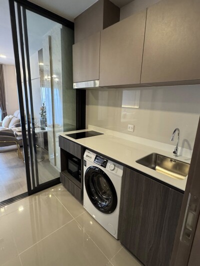 ไลฟ์ พหล -  ลาดพร้าว / ห้องชั้น 24 ขนาด 35 ตรม