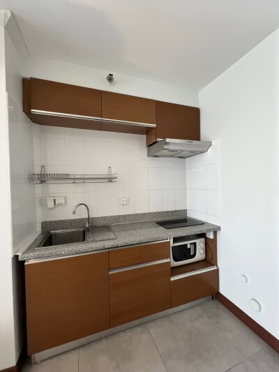 เอสแอนด์เอส สุขุมวิท คอนโดมิเนียม / ✅ 1 ห้องนอน 1 ห้องน้ำ 1 ห้องนั่งเล่น และมุมครัว