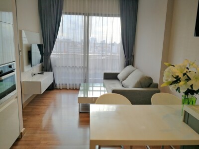 ไอวี่ แอมพิโอ / ขนาด 44 ตร.ม ชั้น 9 วิวถนนรัชดา