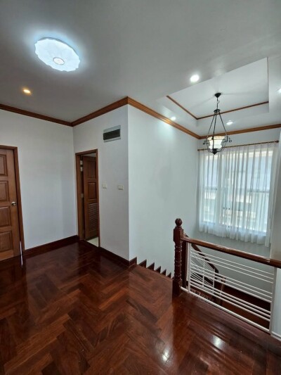 บ้านเดี่ยวลาดพร้าว 93 / บ้าน 3 ชั้น ขนาดพื้นที่ 111 ตรว. พื้นที่ใช้สอย 800 ตรม