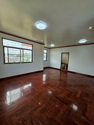 บ้านเดี่ยวลาดพร้าว 93 / บ้าน 3 ชั้น ขนาดพื้นที่ 111 ตรว. พื้นที่ใช้สอย 800 ตรม