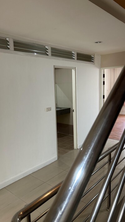 ไพลิน ปาร์ค รัตนาธิเบศน์