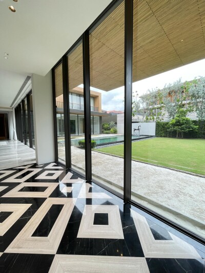 สันติบุรี เดอะ เรสซิเดนเซส / 1,415 ตารางเมตร