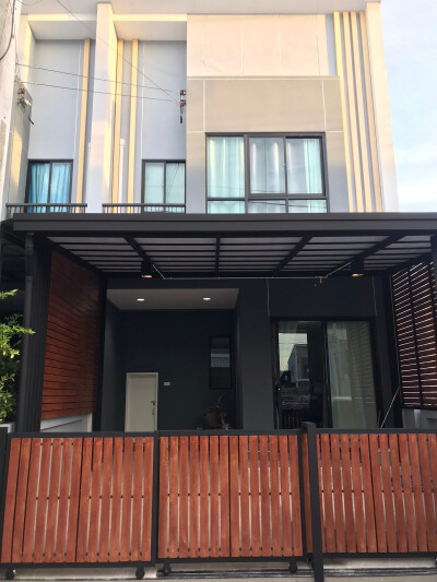 เดอะ ธาม อ่อนนุช - มอเตอร์เวย์