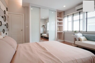 แกรนด์ บางกอก บูเลอวาร์ด พระราม 9 - ศรีนครินทร์