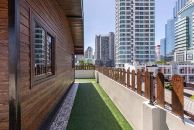 🏢 ให้เช่า ตึก 5 ชั้น + ดาดฟ้าพร้อมบ้านเรือนไทย ใจกลางเมือง