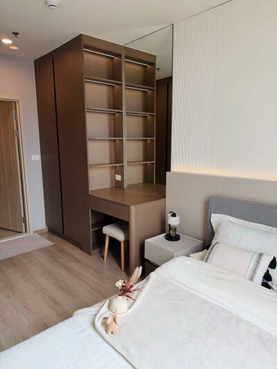 โนเบิล นิว ดิสทริค อาร์ไนน์ / Noble Nue District R9-5