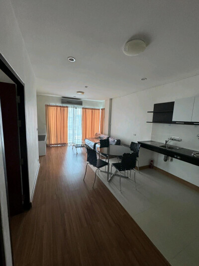เดอะ เวลลิงตัน คอนโด / The Wellington Condominium-1