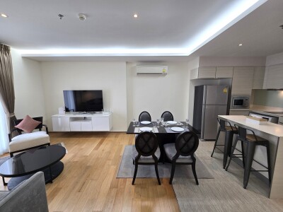 เอช คอนโด สุขุมวิท 43 / 📐 ขนาด 70 ตร.ม. | 🛏 2 ห้องนอน | 🛁 2 ห้องน้ำ | ชั้น 10-2