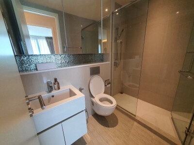 เอช คอนโด สุขุมวิท 43 / 📐 ขนาด 70 ตร.ม. | 🛏 2 ห้องนอน | 🛁 2 ห้องน้ำ | ชั้น 10-8