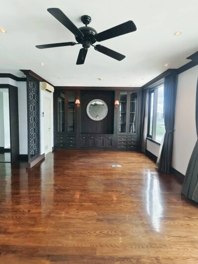 อกัสตัน สุขุมวิท 22 / ขนาด 155 ตร.ม. | ชั้น 28 | เพดานสูง 2.8 ม.-1