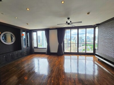 อกัสตัน สุขุมวิท 22 / ขนาด 155 ตร.ม. | ชั้น 28 | เพดานสูง 2.8 ม.-2