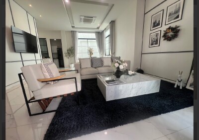 โครงการ The Master เอกมัย-สุคนธสวัสดิ์ / พื้นที่ใช้สอย: 409.25 ตร.ม.  3 ห้องนอน | 4 ห้องน้ำ (มีอ่างอาบน้ำ)-4